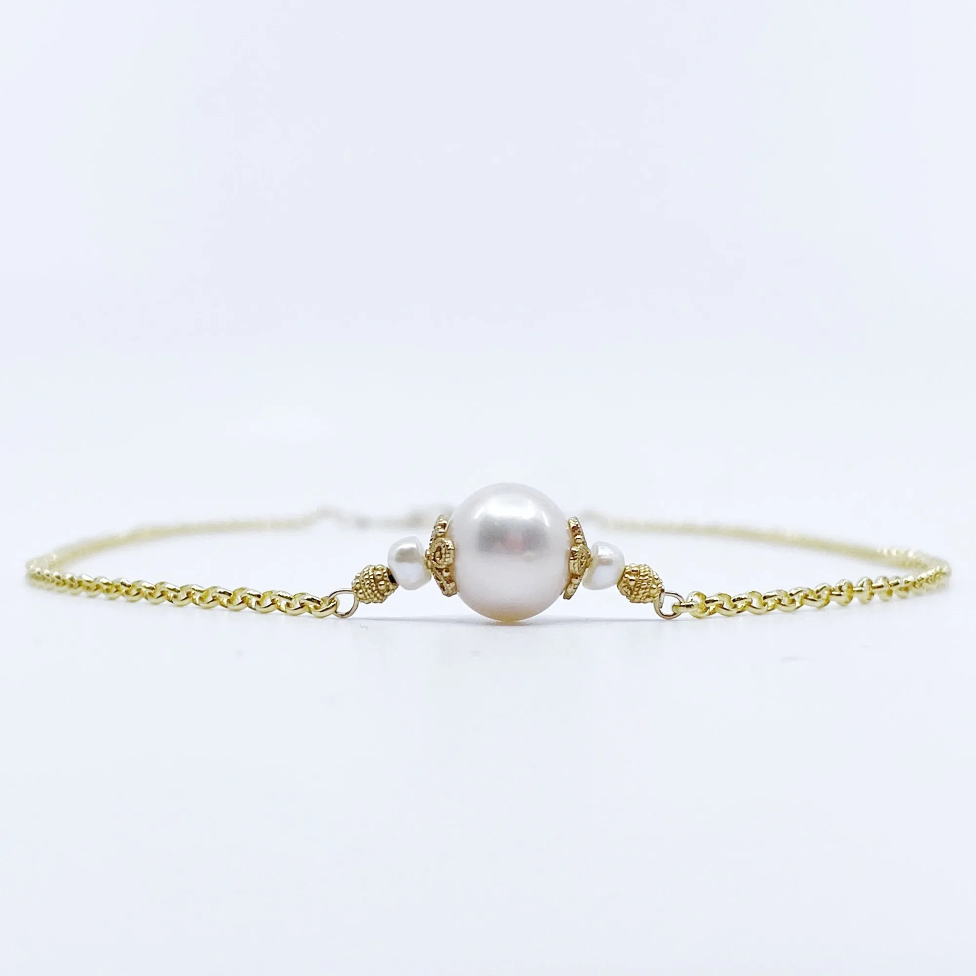 The Nine Gold Pearl Necklace and Earrings Set